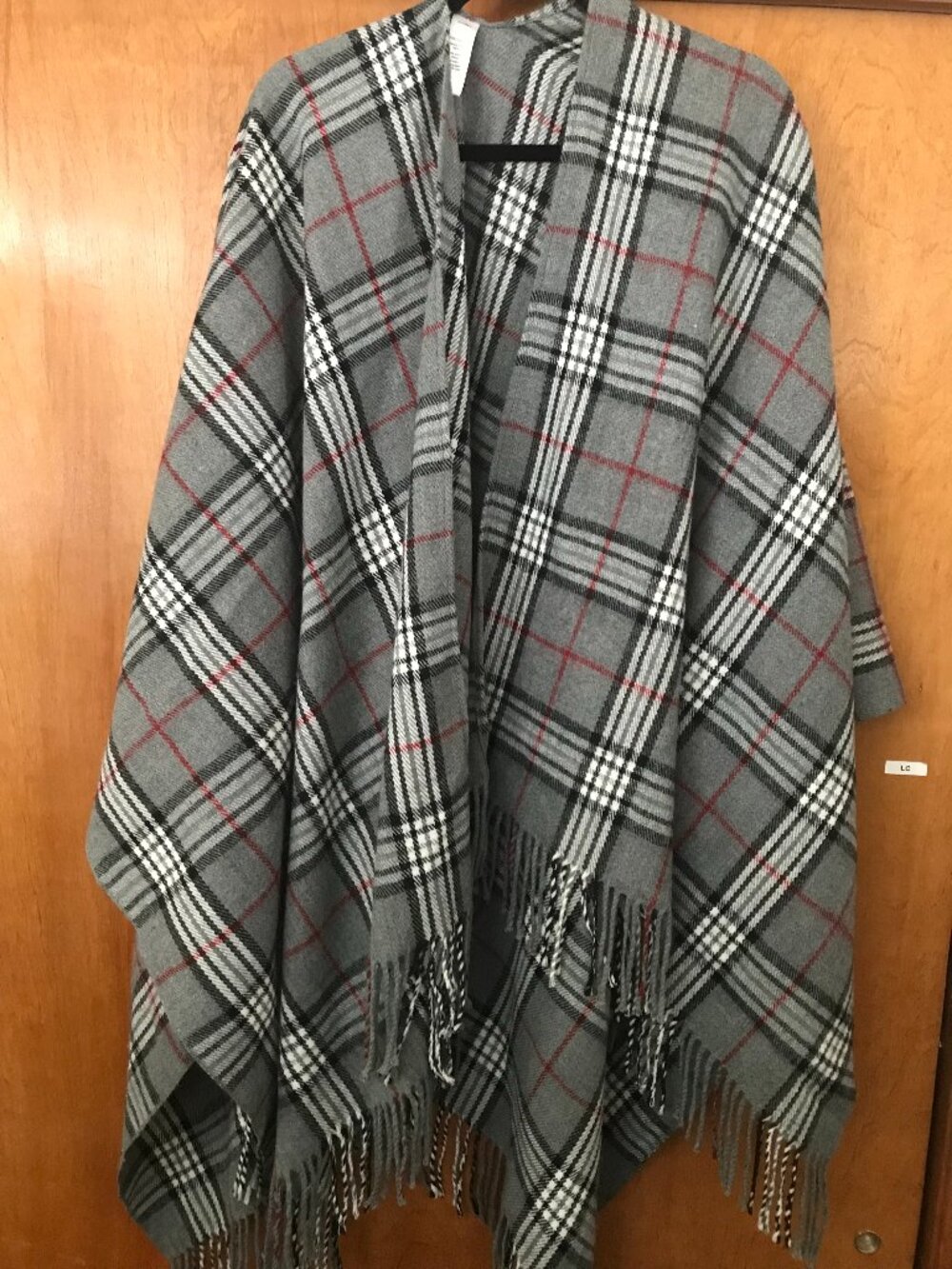 Women's Poncho Plaid Grey/Red/Black Wrap Shawl Worthington 100% Acrylic one size